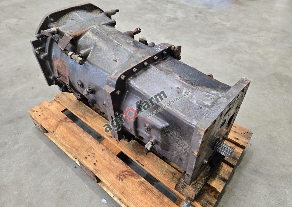 Skrzynia biegów Claas Ares 617, 657, 547, 557, 697 - Caja de cambios: foto 3 Skrzynia biegów Claas Ares 617, 657, 547, 557, 697 - Caja de cambios: foto 3