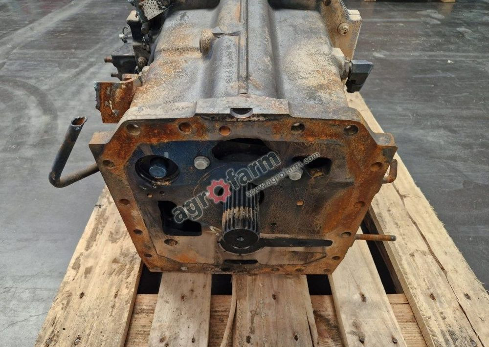 Skrzynia biegów Claas Arion 620 CIS 03A059 - Caja de cambios: foto 4 Skrzynia biegów Claas Arion 620 CIS 03A059 - Caja de cambios: foto 4