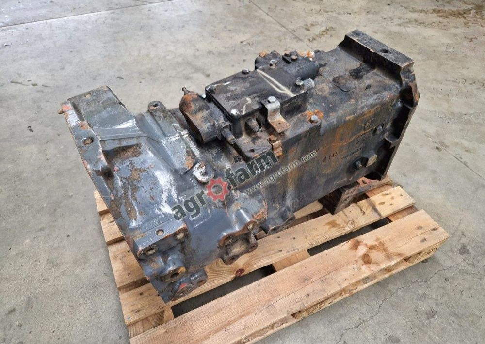 Skrzynia biegów New Holland TS100 - Caja de cambios: foto 1 Skrzynia biegów New Holland TS100 - Caja de cambios: foto 1