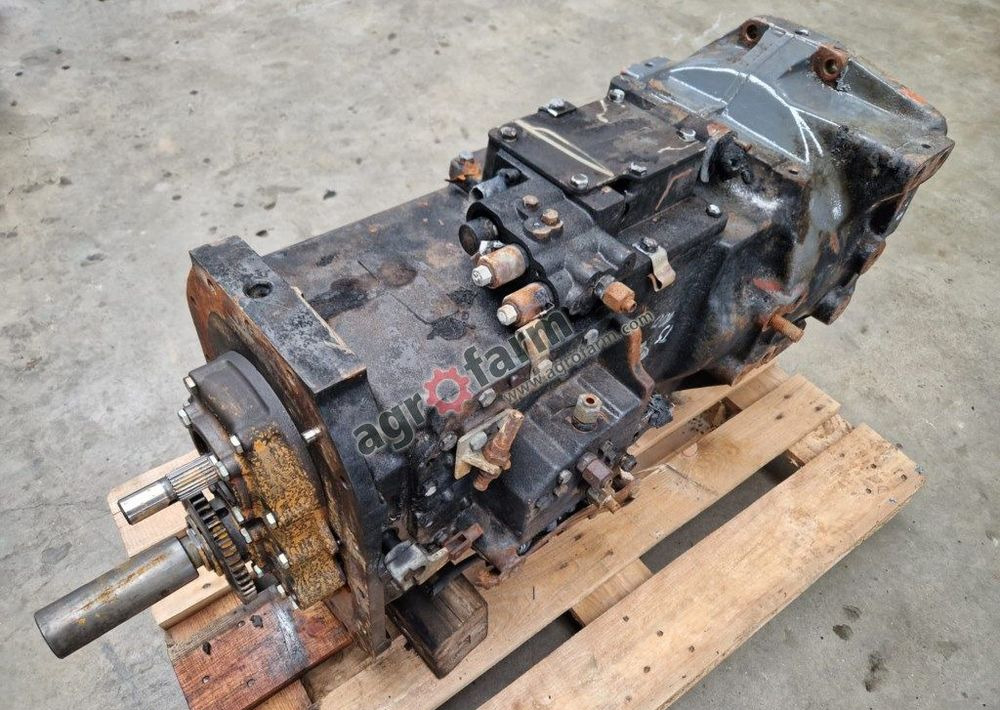 Skrzynia biegów New Holland TS100 - Caja de cambios: foto 3 Skrzynia biegów New Holland TS100 - Caja de cambios: foto 3