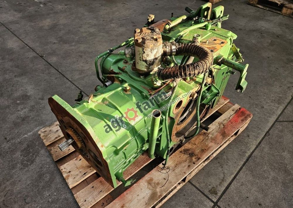 TYLNY MOST I SKRZYNIA BIEGÓW JOHN DEERE L113175 - Caja de cambios: foto 1 TYLNY MOST I SKRZYNIA BIEGÓW JOHN DEERE L113175 - Caja de cambios: foto 1