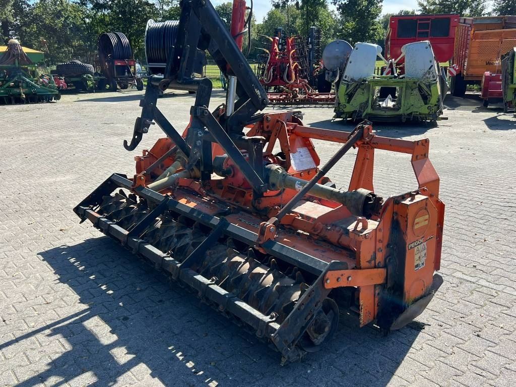 Pegoraro LH 300 frees - Equipo para trabajo del suelo: foto 4 Pegoraro LH 300 frees - Equipo para trabajo del suelo: foto 4