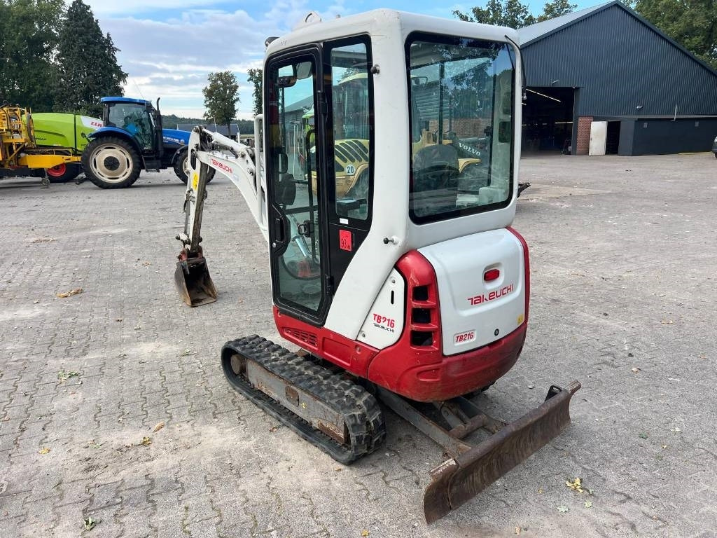 Takeuchi TB 216  - Miniexcavadora: foto 3 Takeuchi TB 216  - Miniexcavadora: foto 3