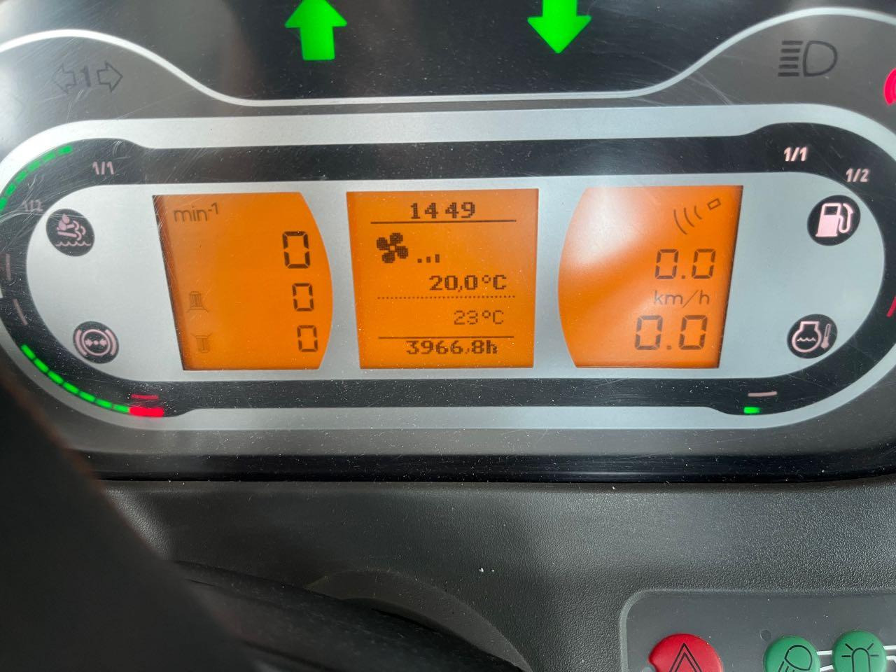 Tractor Fendt 720 Vario S4 ProfiPlus: foto 7