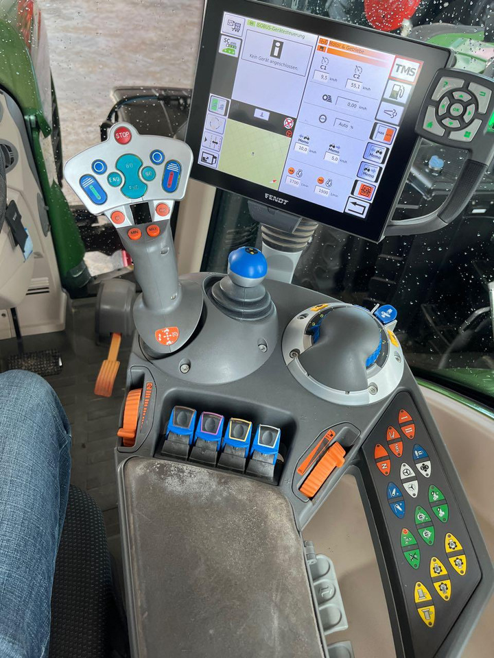 Tractor Fendt 720 Vario S4 ProfiPlus: foto 8