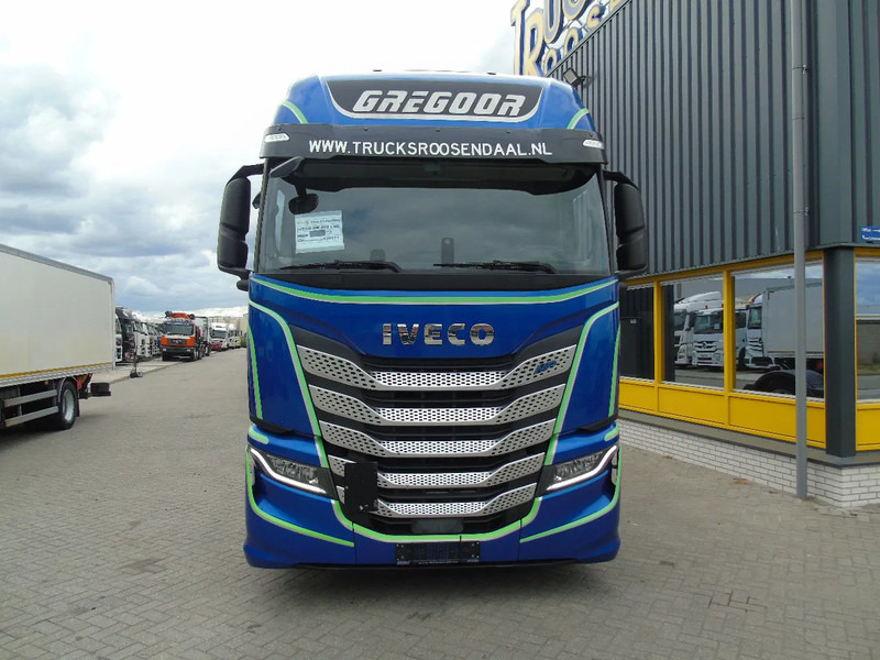 Iveco S-WAY reserved !! 460 + LNG + LOW KM !!!! + FULL OPTION - Cabeza tractora: foto 5 Iveco S-WAY reserved !! 460 + LNG + LOW KM !!!! + FULL OPTION - Cabeza tractora: foto 5