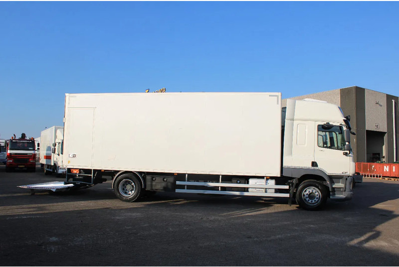 DAF CF 260 + EURO 6 + LIFT - Camión caja cerrada: foto 4 DAF CF 260 + EURO 6 + LIFT - Camión caja cerrada: foto 4