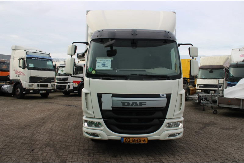 DAF LF 210 + EURO 6 + 12t - Camión caja cerrada: foto 2 DAF LF 210 + EURO 6 + 12t - Camión caja cerrada: foto 2