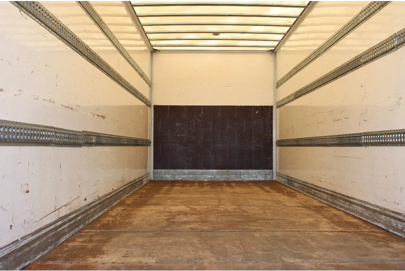 DAF LF 210 + EURO 6 + LIFT - Camión caja cerrada: foto 5 DAF LF 210 + EURO 6 + LIFT - Camión caja cerrada: foto 5