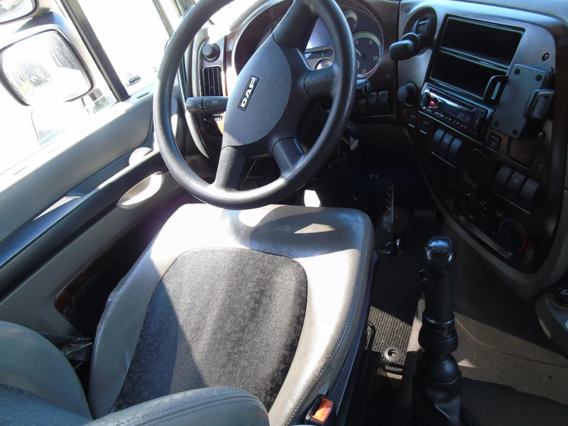 Camión caja cerrada DAF XF 105 .460 + MANUAL + EURO 5: foto 9