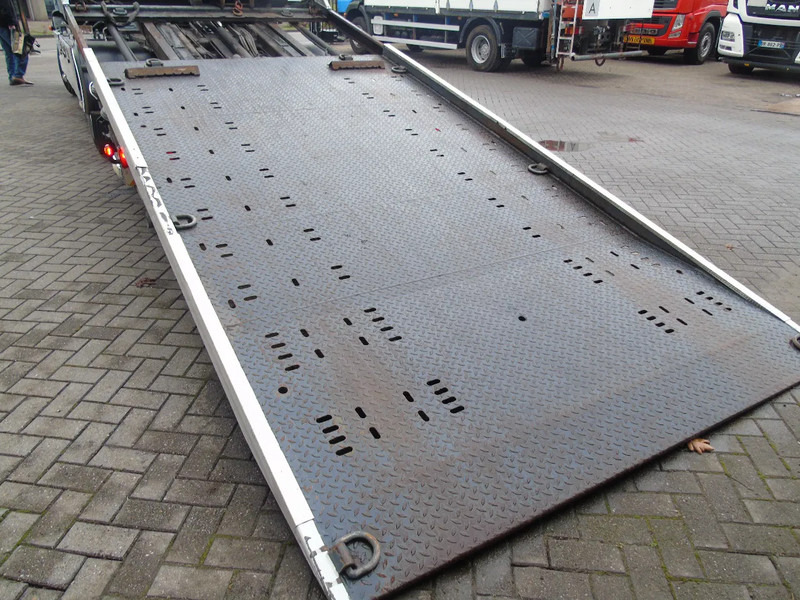 Iveco Eurocargo 140E25 + FULL SYSTEM + TOWING - Camión portavehículos: foto 4 Iveco Eurocargo 140E25 + FULL SYSTEM + TOWING - Camión portavehículos: foto 4