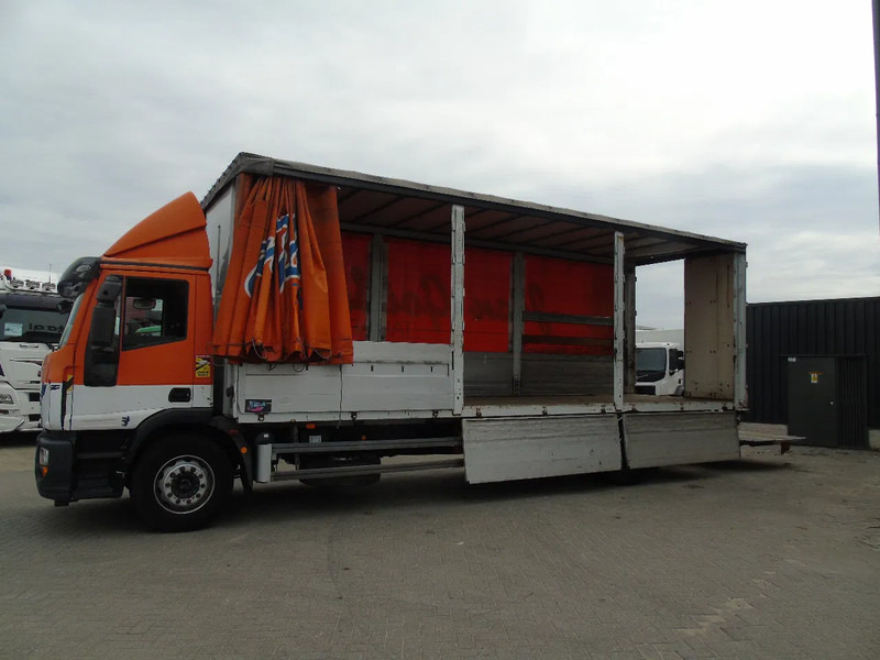 Iveco Eurocargo 190EL28 + LIFT + EURO 5 - Camión lona: foto 2 Iveco Eurocargo 190EL28 + LIFT + EURO 5 - Camión lona: foto 2