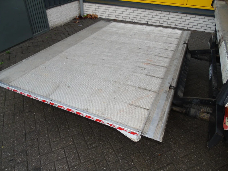 Camión caja cerrada Iveco Eurocargo 80E18 + 3 SEATS: foto 18