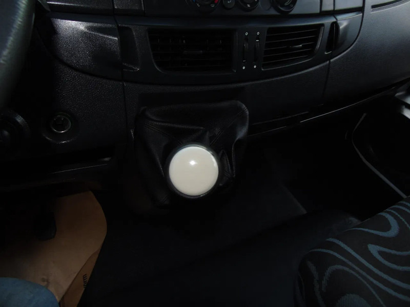 Camión caja cerrada Iveco Eurocargo 80E18 + 3 SEATS: foto 11