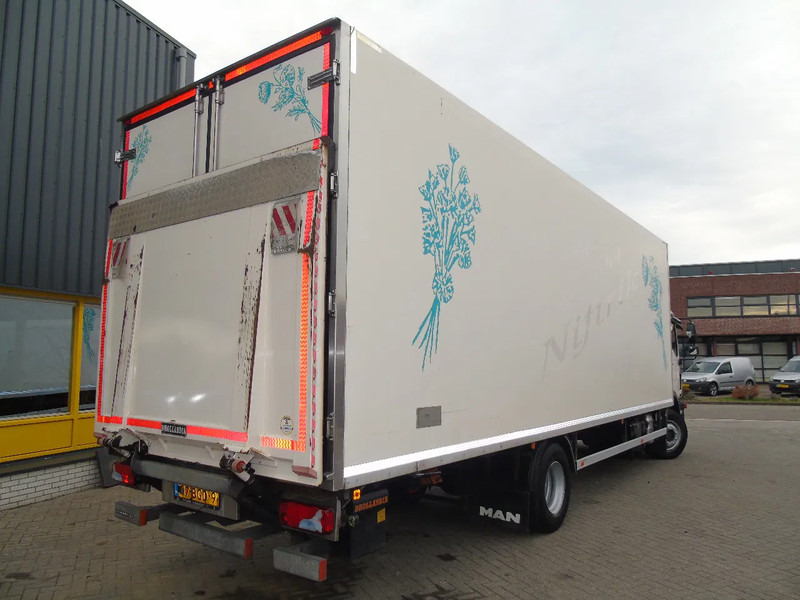 MAN TGM 12.250 + EURO 6 - Camión caja cerrada: foto 3 MAN TGM 12.250 + EURO 6 - Camión caja cerrada: foto 3