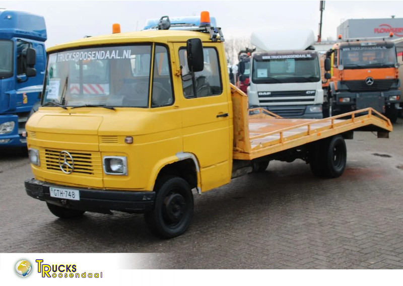 Mercedes-Benz 508 MANUAL - Camión portavehículos: foto 1 Mercedes-Benz 508 MANUAL - Camión portavehículos: foto 1