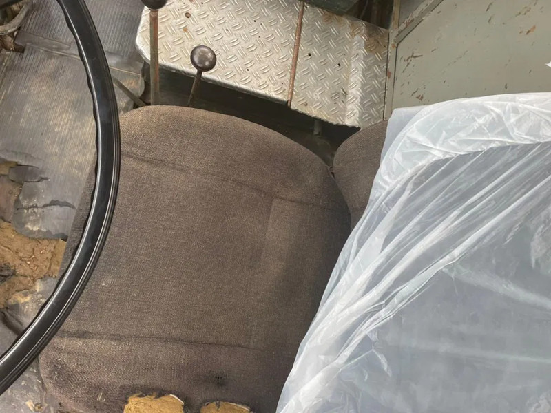 Mercedes-Benz 813 + Manual + Kipper + 4x4 - Camión volquete: foto 4 Mercedes-Benz 813 + Manual + Kipper + 4x4 - Camión volquete: foto 4