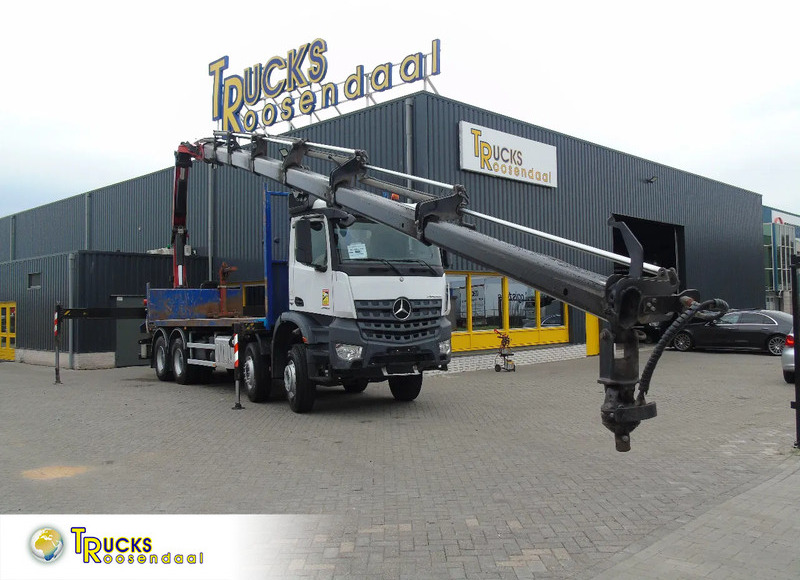 Mercedes-Benz Arocs 3242 + PALFINGER 33002EH 7x EXTENTION + 8X4 + EURO 6 + REMOTE - Camión grúa: foto 1 Mercedes-Benz Arocs 3242 + PALFINGER 33002EH 7x EXTENTION + 8X4 + EURO 6 + REMOTE - Camión grúa: foto 1