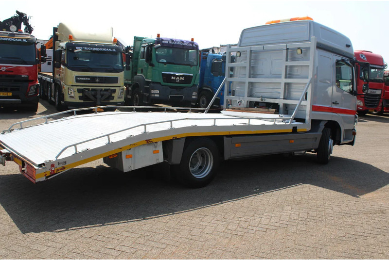 Mercedes-Benz Atego 823 + MANUAL + WINCH + PERFECT TRUCK - Camión portavehículos: foto 4 Mercedes-Benz Atego 823 + MANUAL + WINCH + PERFECT TRUCK - Camión portavehículos: foto 4