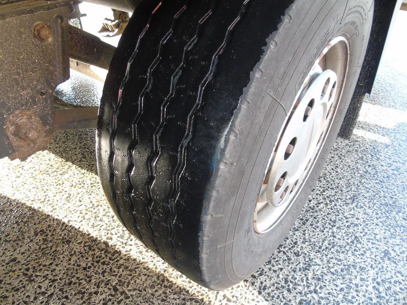 Schmitz Cargobull 2 AXLE + CARRIER + DHOLLANDIA LOADLIFT - Remolque frigorífico: foto 5 Schmitz Cargobull 2 AXLE + CARRIER + DHOLLANDIA LOADLIFT - Remolque frigorífico: foto 5