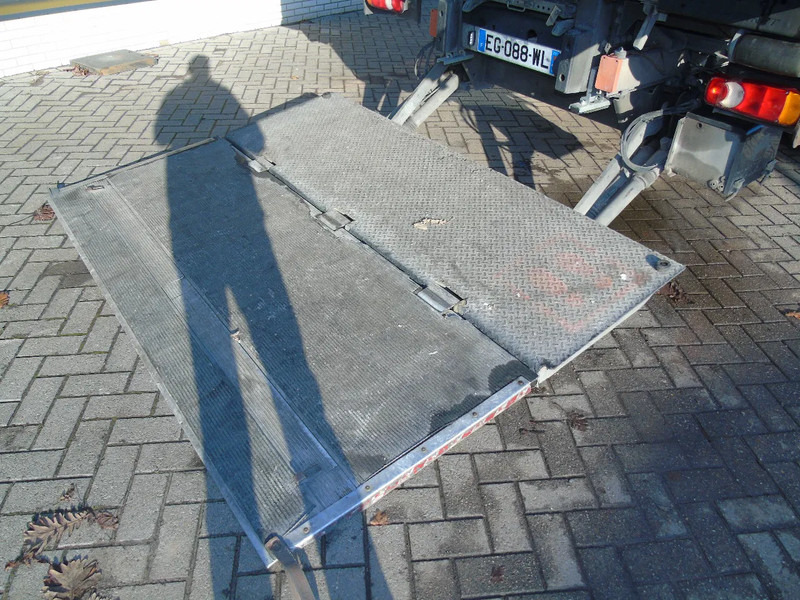 Volvo FL 14.210 + ATP/FRC + CARRIER + LIFT - Camión frigorífico: foto 5 Volvo FL 14.210 + ATP/FRC + CARRIER + LIFT - Camión frigorífico: foto 5