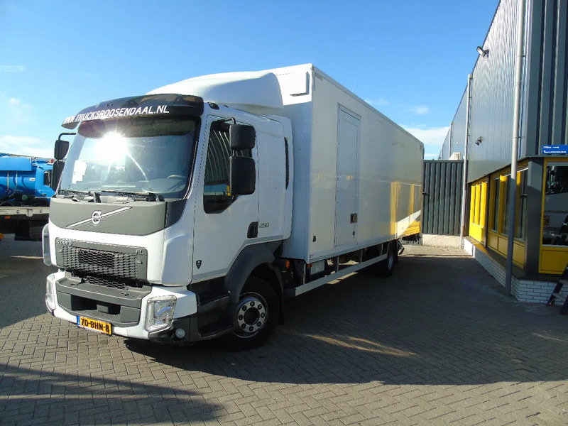 Volvo FL 250 + euro 6 + lift + 12T - Camión caja cerrada: foto 2 Volvo FL 250 + euro 6 + lift + 12T - Camión caja cerrada: foto 2
