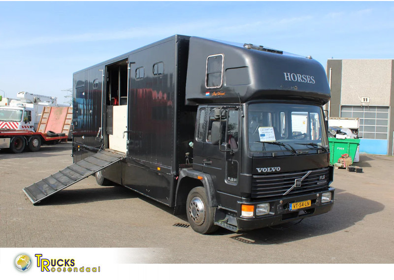 Volvo FL 614 + MANUAL + EURO 0 - Camión para caballos: foto 1 Volvo FL 614 + MANUAL + EURO 0 - Camión para caballos: foto 1