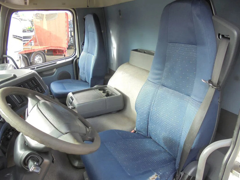 Volvo FM 9.310 + Euro 5 + Manual + Horse transport - Camión portacontenedore/ Intercambiable: foto 5 Volvo FM 9.310 + Euro 5 + Manual + Horse transport - Camión portacontenedore/ Intercambiable: foto 5