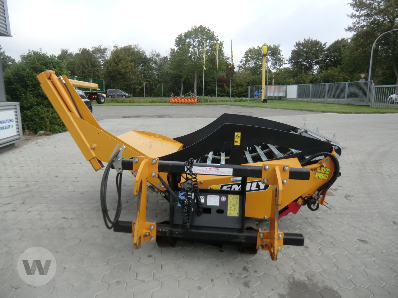 Emily DELTA - Encintadora de pacas: foto 1 Emily DELTA - Encintadora de pacas: foto 1