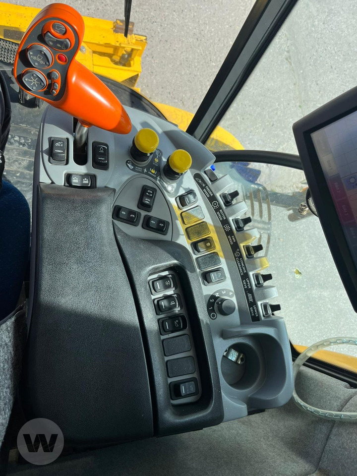 New Holland CR 8080 - Cosechadora de granos: foto 3 New Holland CR 8080 - Cosechadora de granos: foto 3