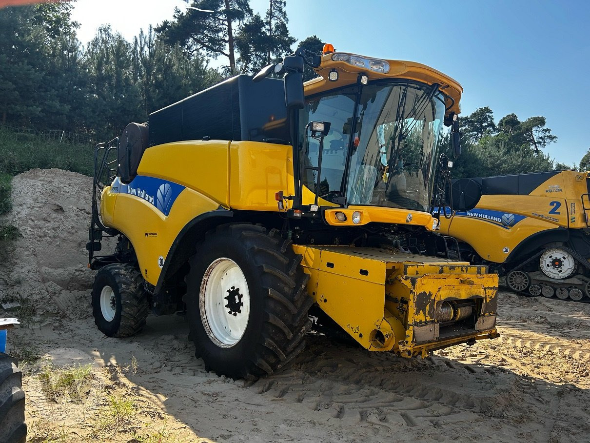 New Holland CR 9070 ELEV - Tractor: foto 1 New Holland CR 9070 ELEV - Tractor: foto 1