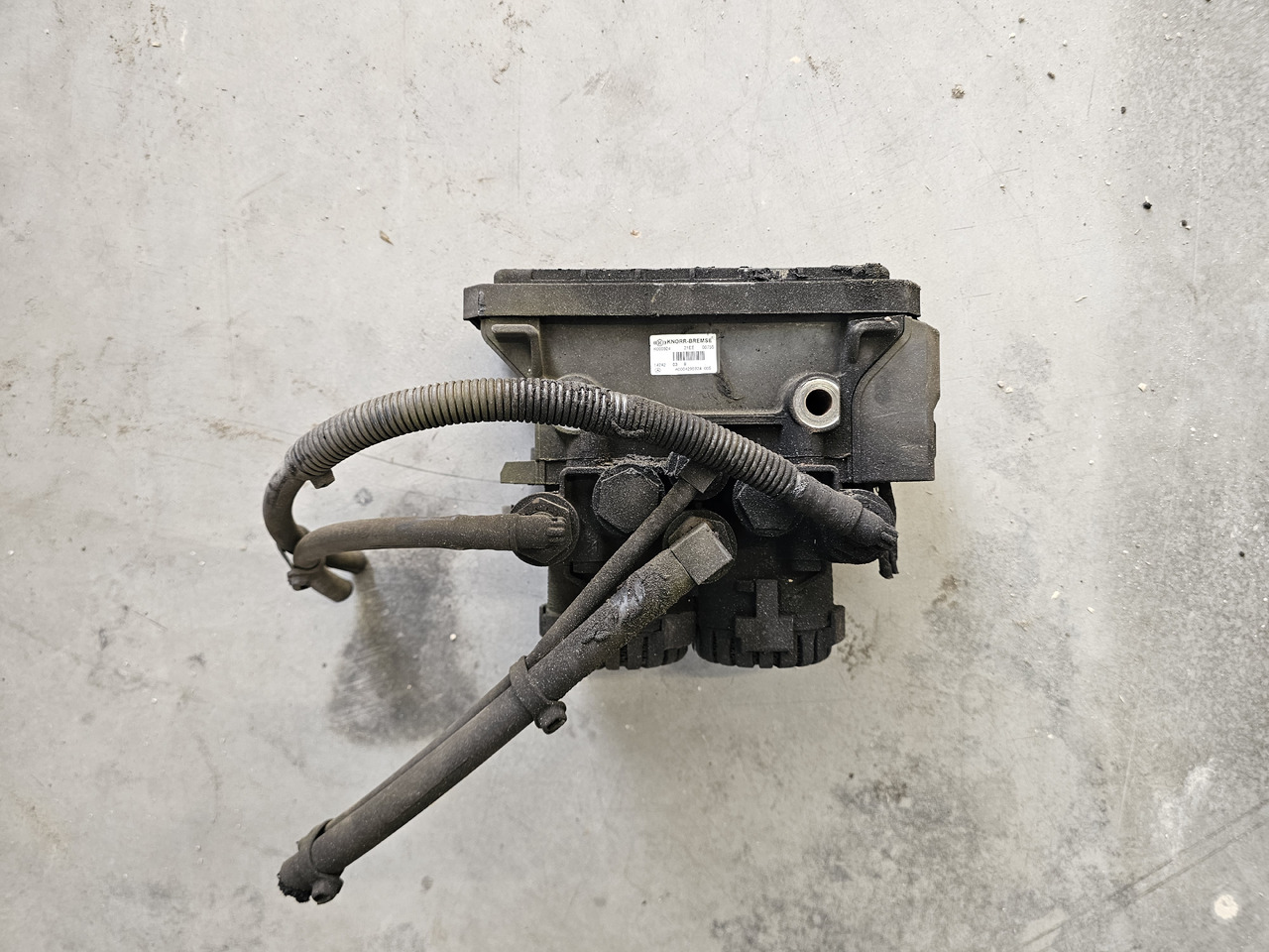 MERCEDES-BENZ ACTROS MP4 / REAR EBS VALVE / A0004295824 / K000924 - Válvula de freno: foto 1 MERCEDES-BENZ ACTROS MP4 / REAR EBS VALVE / A0004295824 / K000924 - Válvula de freno: foto 1
