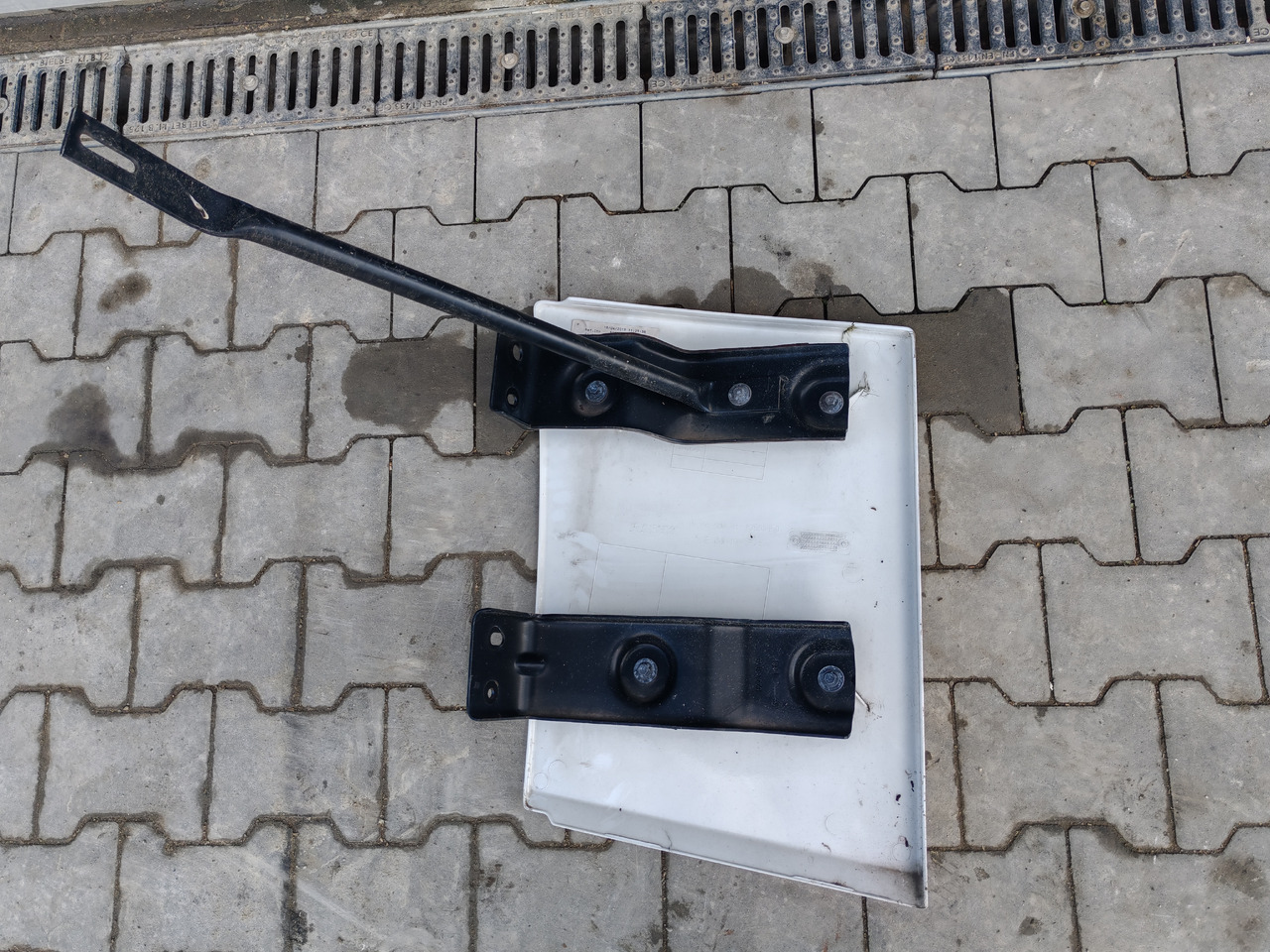 RENAULT RANGE T EURO 6 / HIGH CAB / RIGHT SPOILER EXTENDER - Aerodinámica/ Spoiler: foto 5 RENAULT RANGE T EURO 6 / HIGH CAB / RIGHT SPOILER EXTENDER - Aerodinámica/ Spoiler: foto 5