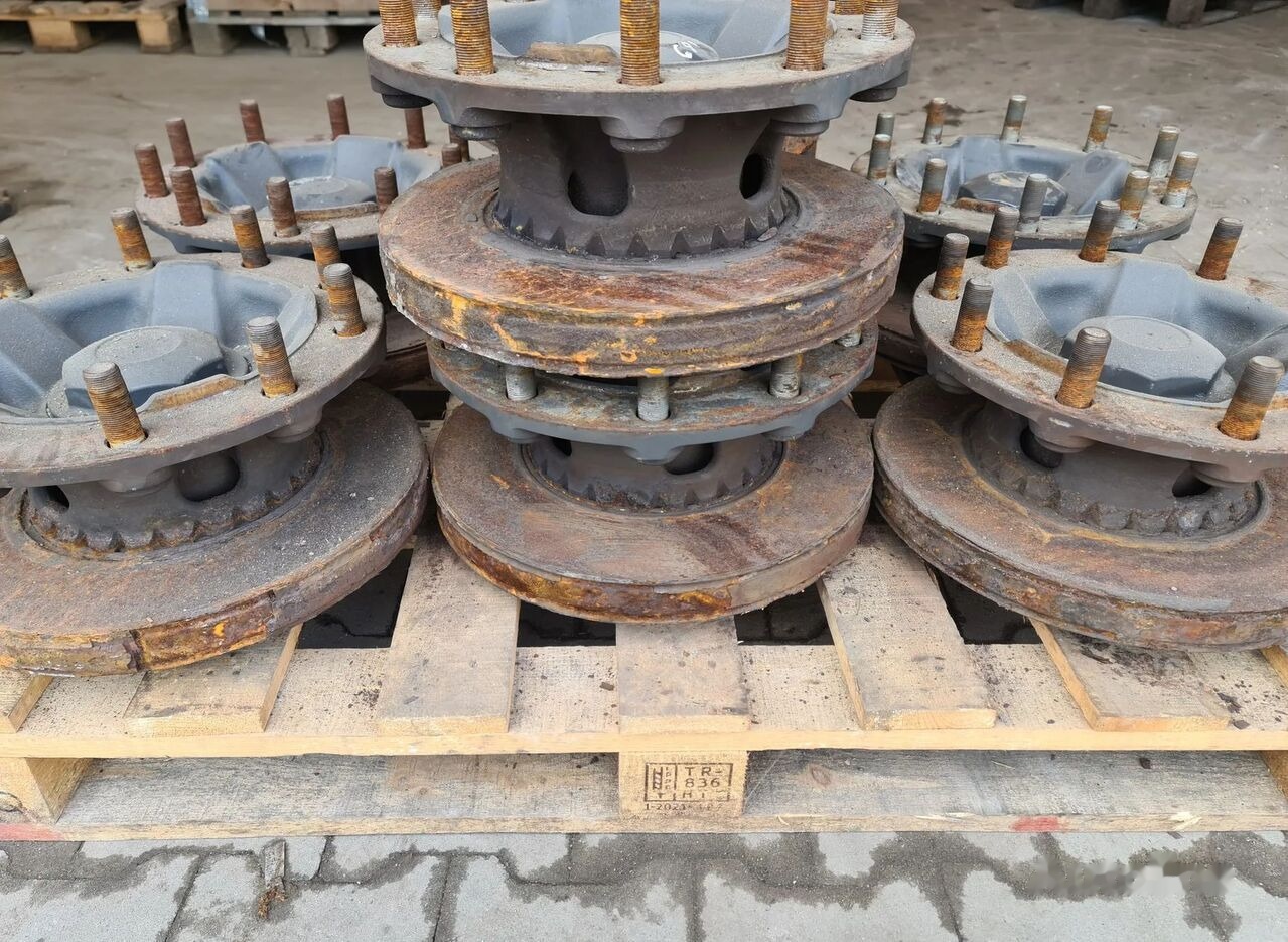 Volvo Piasta przód przednia łożysko duże 68mm 6.8cm VOLVO FH FM FH4 RE Volvo FH FM FH4 RE truck - Cubo para Camión: foto 2 Volvo Piasta przód przednia łożysko duże 68mm 6.8cm VOLVO FH FM FH4 RE Volvo FH FM FH4 RE truck - Cubo para Camión: foto 2