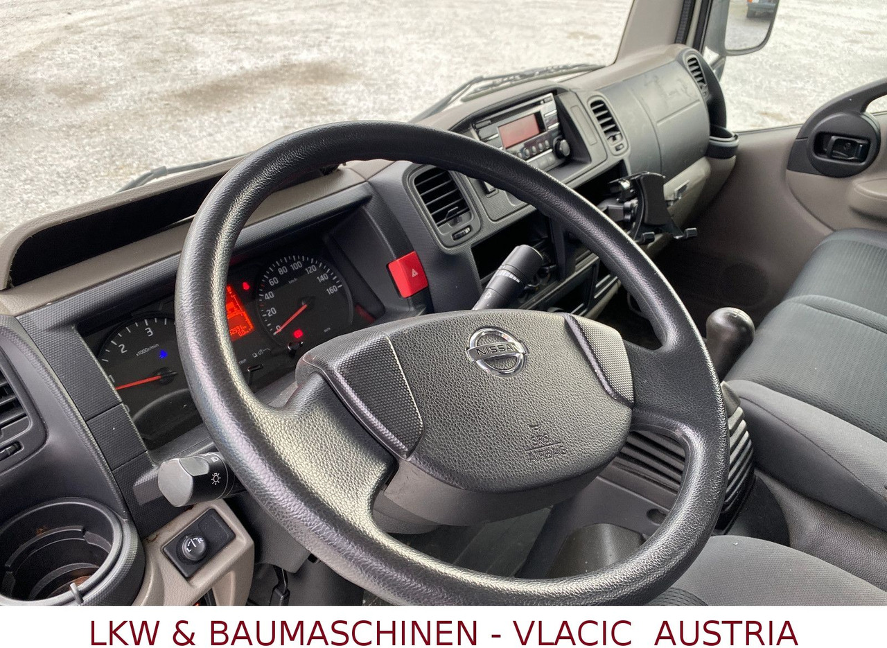 Nissan CABSTAR NT 400 (Ges.Gew.3500 kg) ADR - Camión caja abierta: foto 4 Nissan CABSTAR NT 400 (Ges.Gew.3500 kg) ADR - Camión caja abierta: foto 4