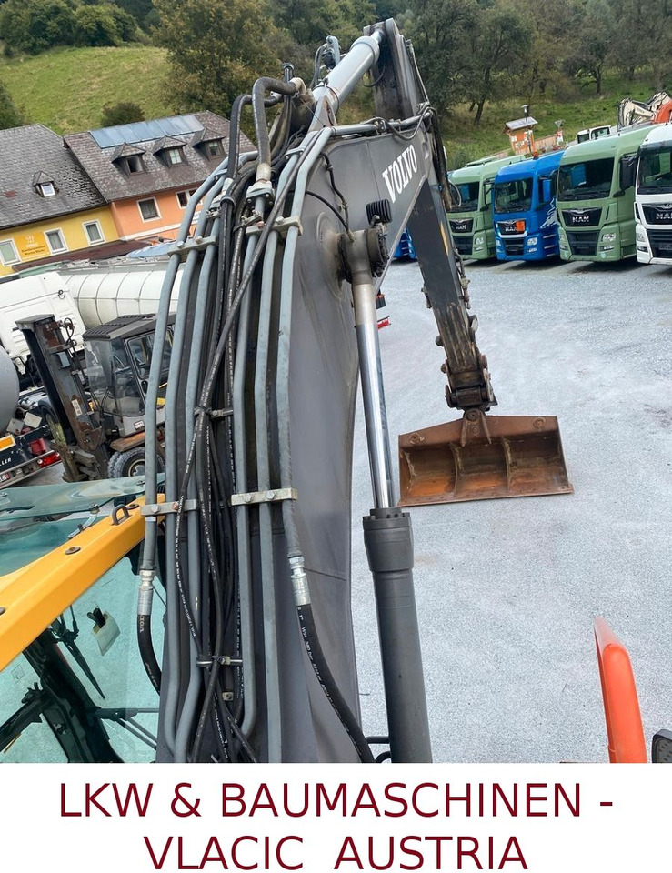 Excavadora de cadenas Volvo EC 220 EL: foto 15