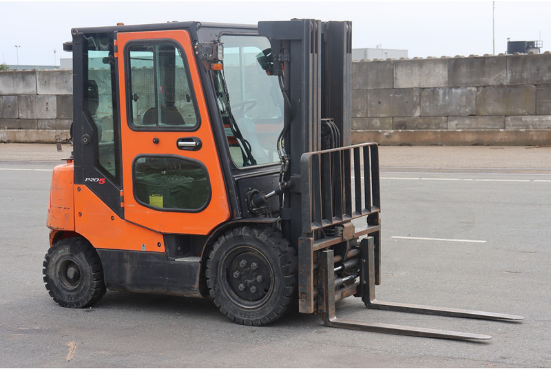 Carretilla elevadora de gas Doosan G25E-5: foto 1