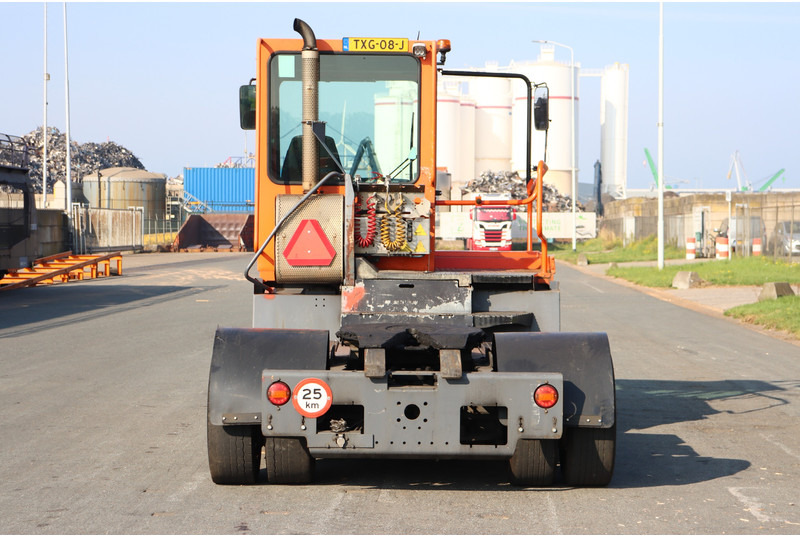 Tractor industrial Terberg YT182: foto 6