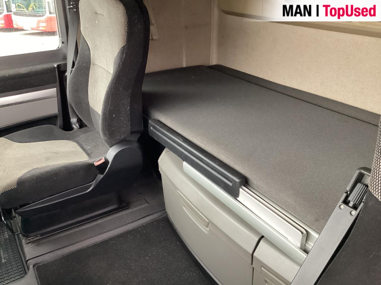MAN TGX 18.460 4X2 LLS-U - Cabeza tractora: foto 4 MAN TGX 18.460 4X2 LLS-U - Cabeza tractora: foto 4