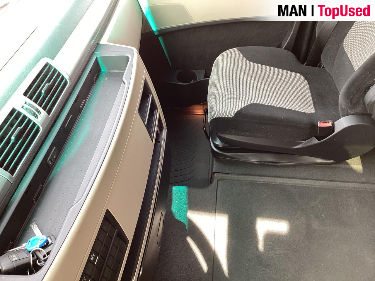 MAN TGX 18.500 4X2 LLS-U - Cabeza tractora: foto 3 MAN TGX 18.500 4X2 LLS-U - Cabeza tractora: foto 3