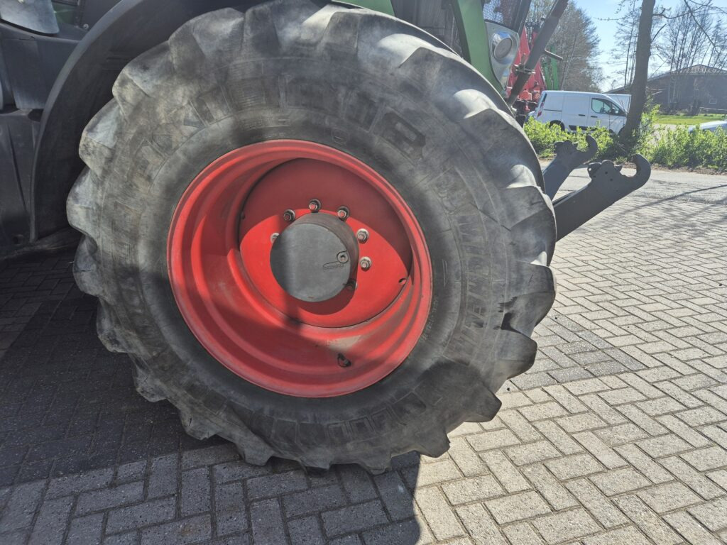 Tractor FENDT 828: foto 10