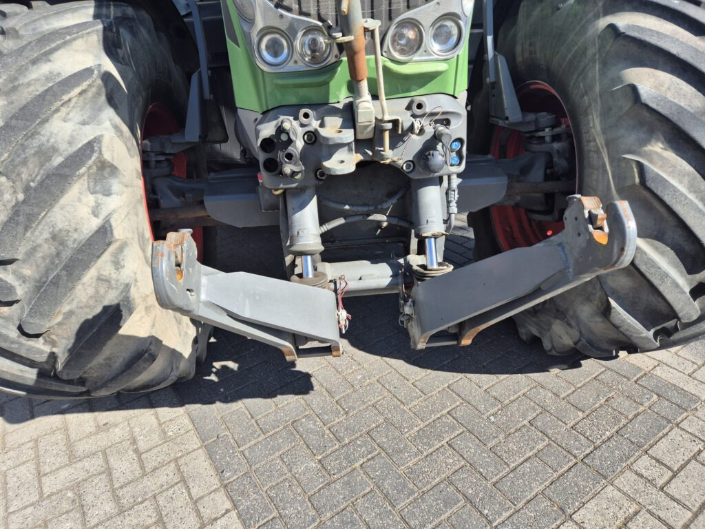 Tractor FENDT 828: foto 14