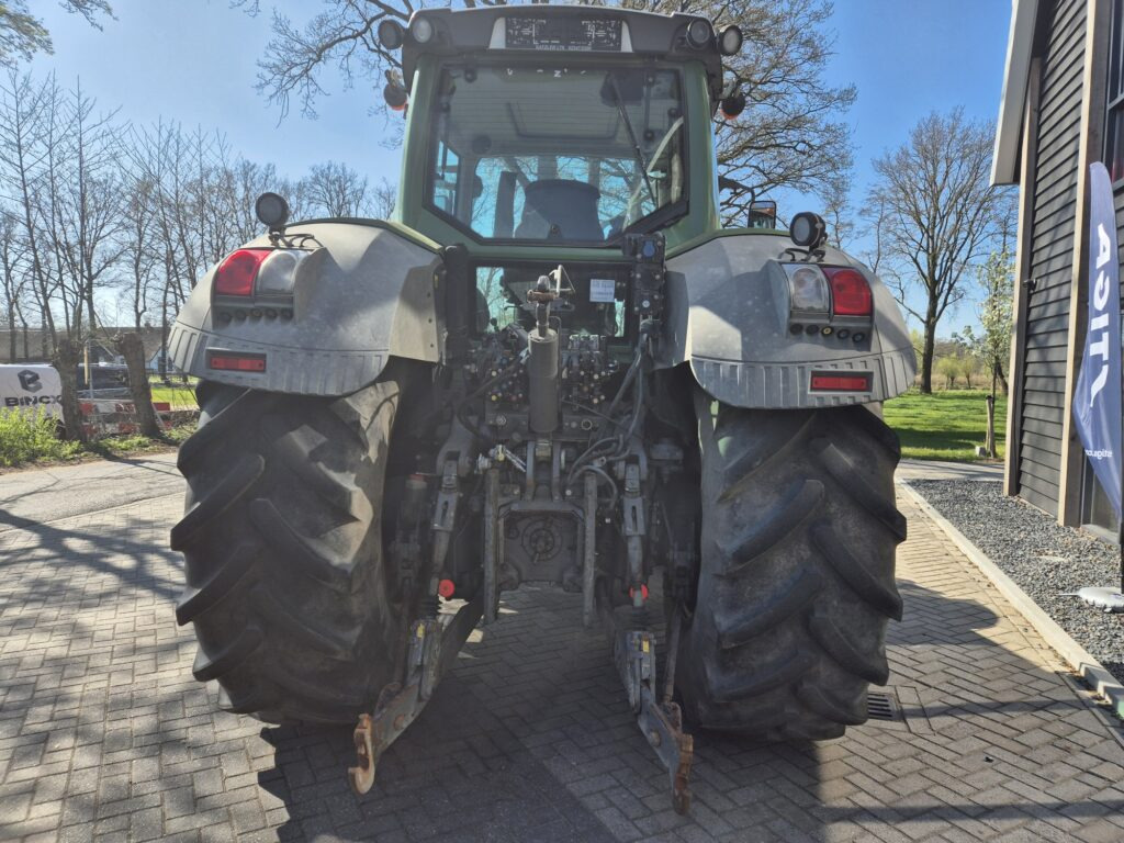 Tractor FENDT 828: foto 6