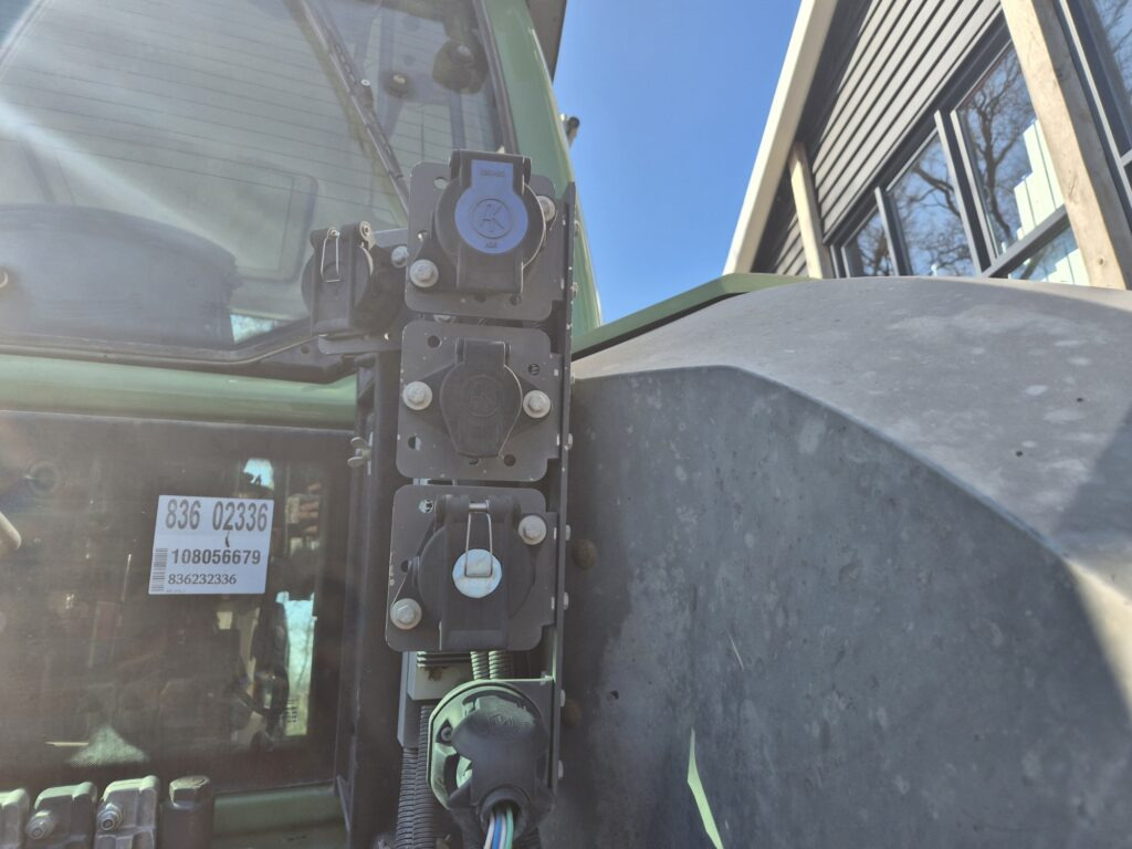 Tractor FENDT 828: foto 8