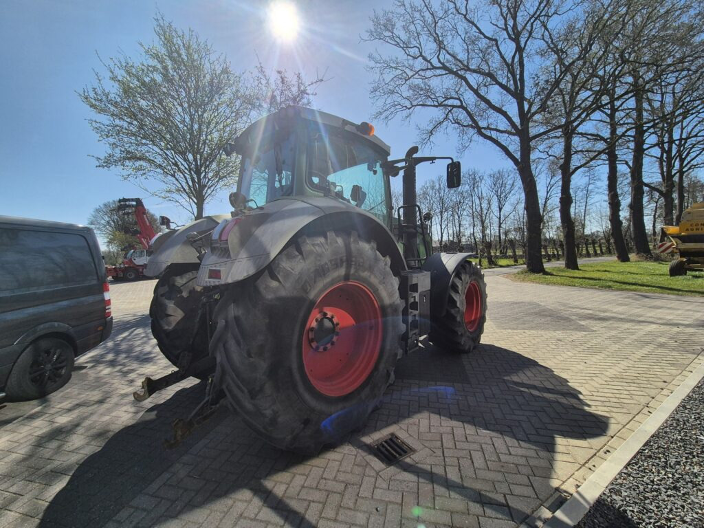 Tractor FENDT 828: foto 9