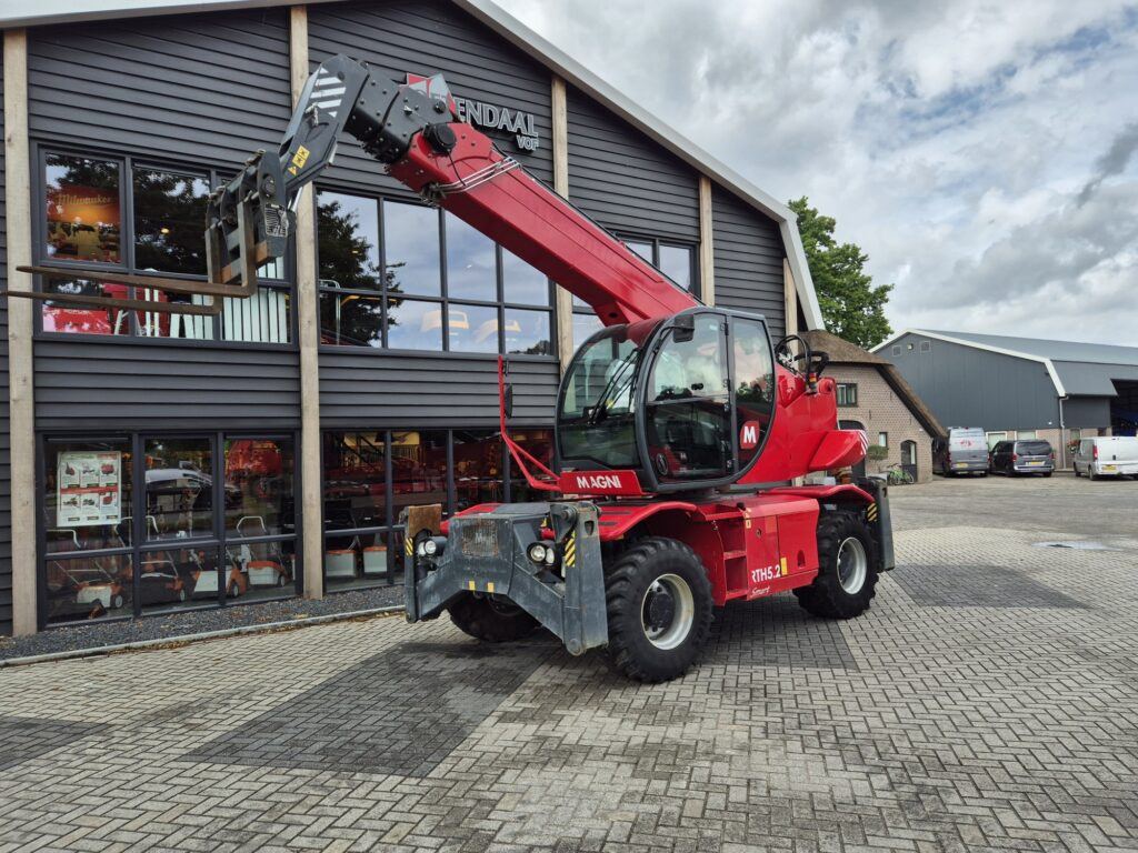 MAGNI RTH 5.23 - Manipulador telescópico: foto 2 MAGNI RTH 5.23 - Manipulador telescópico: foto 2