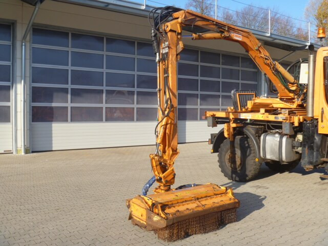 Unimog Aufbaumulcher Gilbers U400ST06EMP - Desbrozadora de brazo: foto 1 Unimog Aufbaumulcher Gilbers U400ST06EMP - Desbrozadora de brazo: foto 1