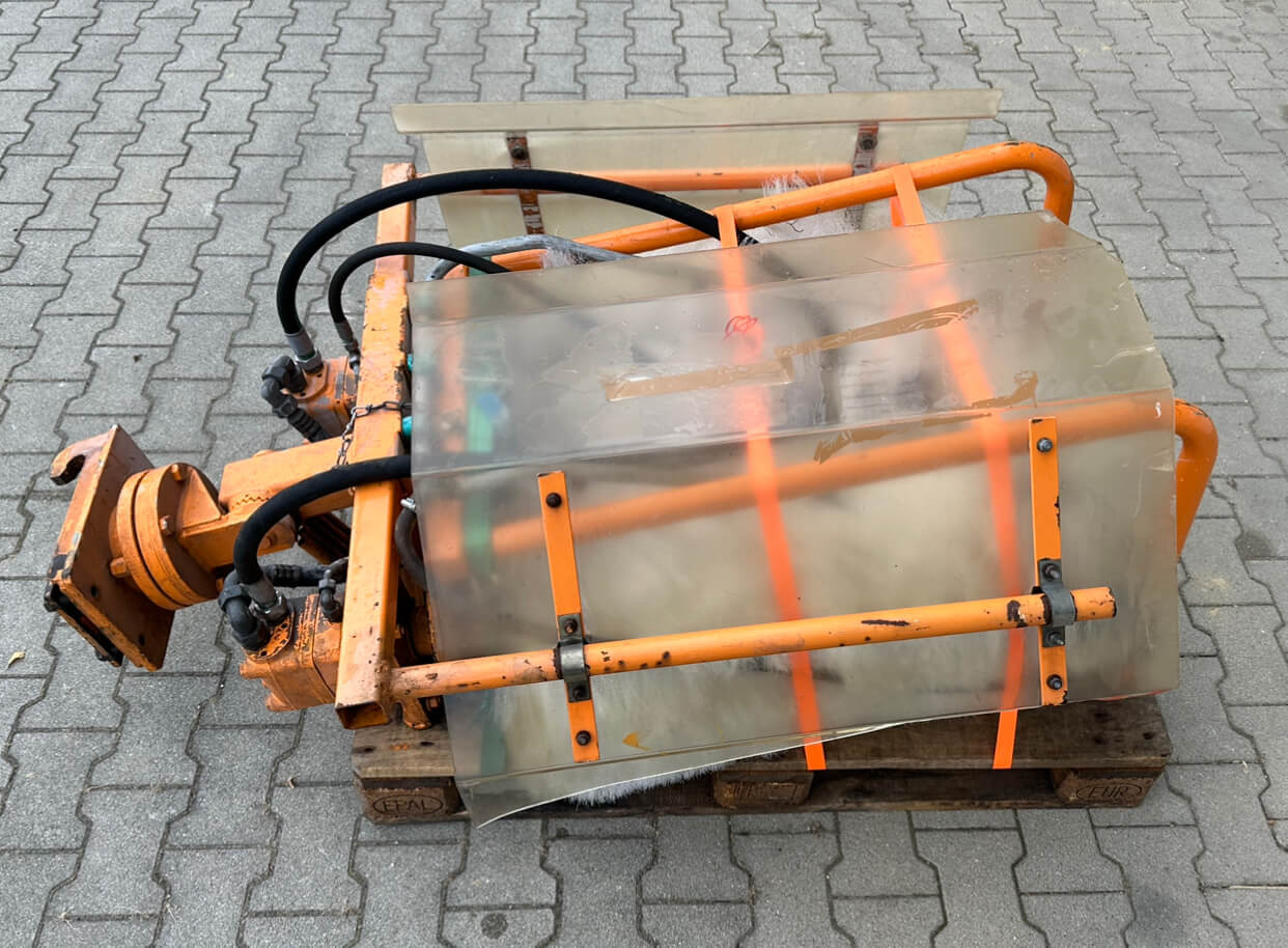 Unimog Doppelwaschbürste  Mulag DWB - Barredora cucharón: foto 4 Unimog Doppelwaschbürste  Mulag DWB - Barredora cucharón: foto 4