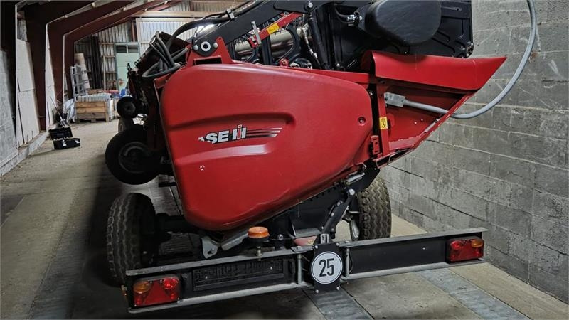 Case IH 8250 Axial-Flow med 35fod Varicut skærebord. Dansk - Cosechadora de granos: foto 4 Case IH 8250 Axial-Flow med 35fod Varicut skærebord. Dansk - Cosechadora de granos: foto 4