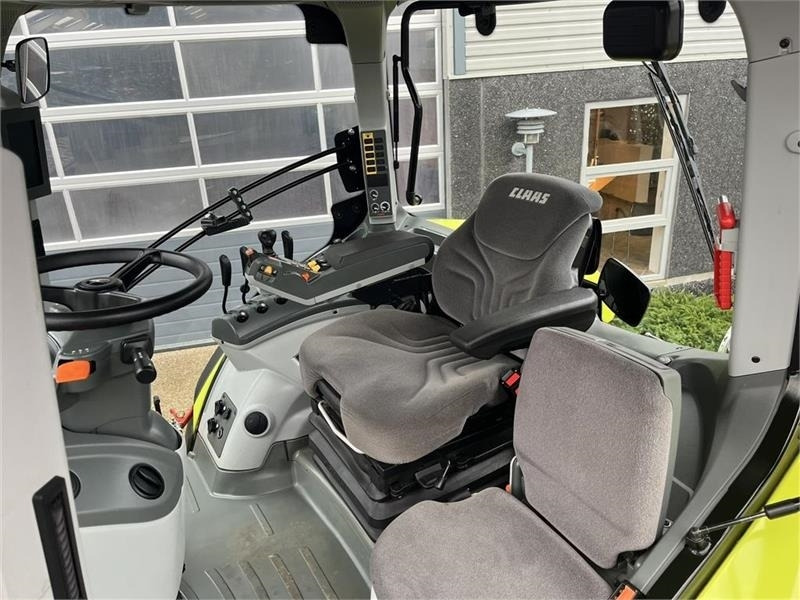 Claas Axion 830 med frontlift og front PTO - Tractor: foto 3 Claas Axion 830 med frontlift og front PTO - Tractor: foto 3